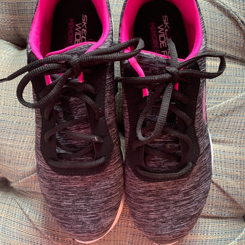Sketchers, size 8W. Black/white/pink